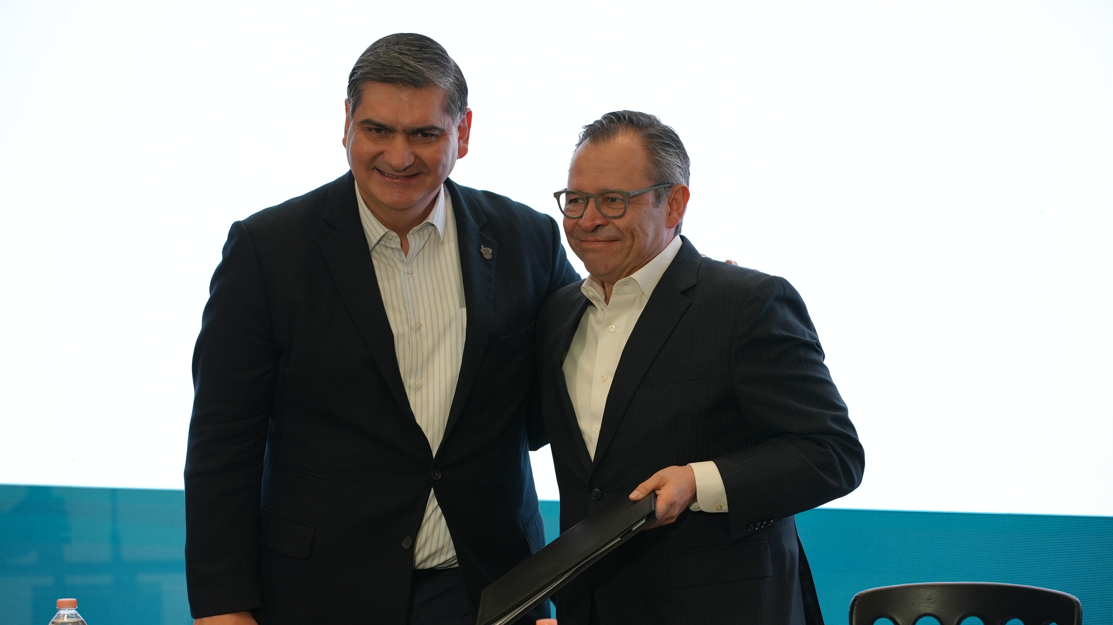Banamex y el Grupo Educativo Tecnológico de Monterrey firman convenio ...